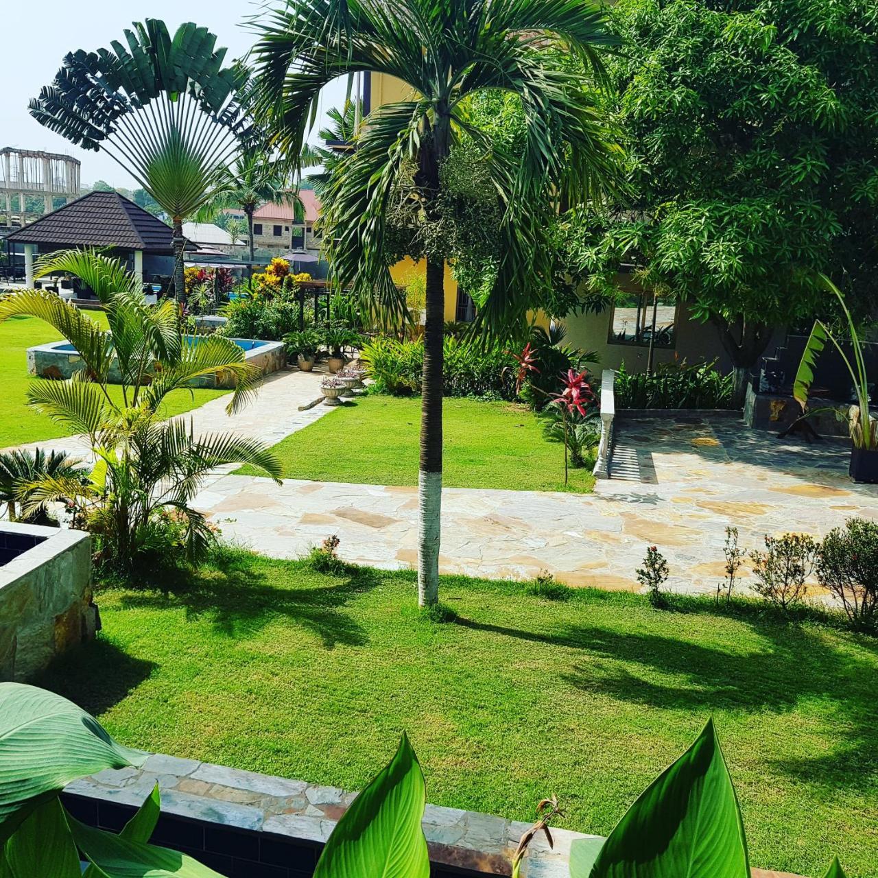 Sweet Garden Hotel Kumasi Luaran gambar